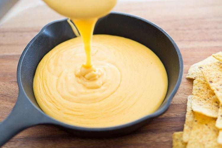Cheese Sauce with Mustard and Chili