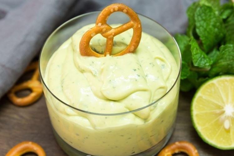 Cheese Sauce with Avocado and Mint