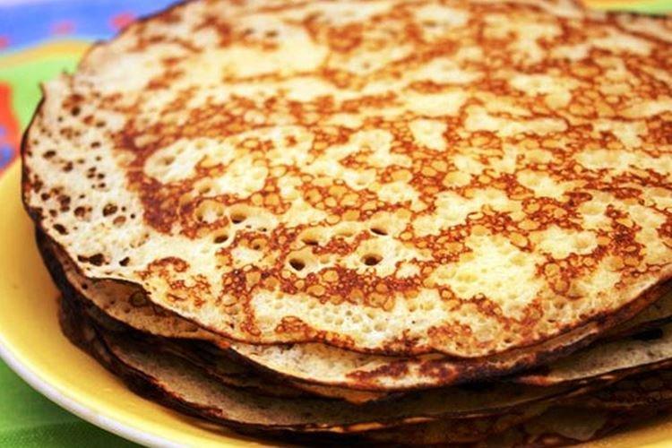 Crepes de Cuaresma con té