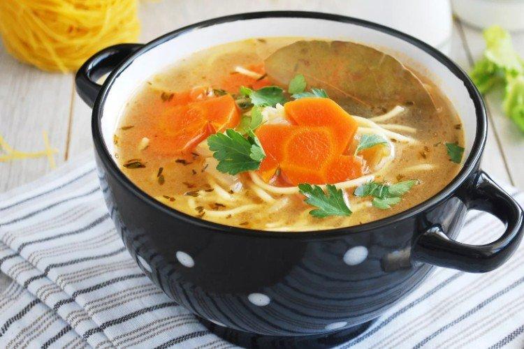 Sopa de Cuaresma con fideos caseros