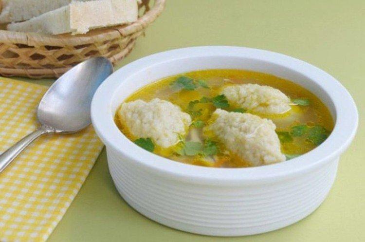Sopa de Cuaresma con ñoquis de sémola