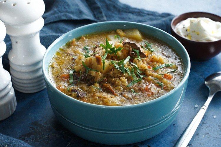 Sopa de Cuaresma con champiñones y cebada perlada