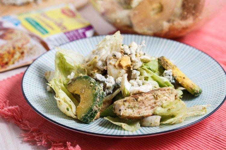 Salat mit Eiern und Blauschimmelkäse