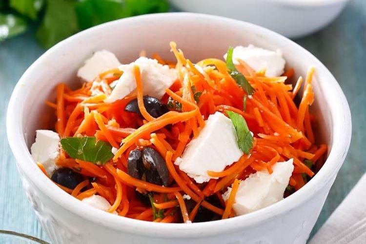 Салат из консервированной моркови