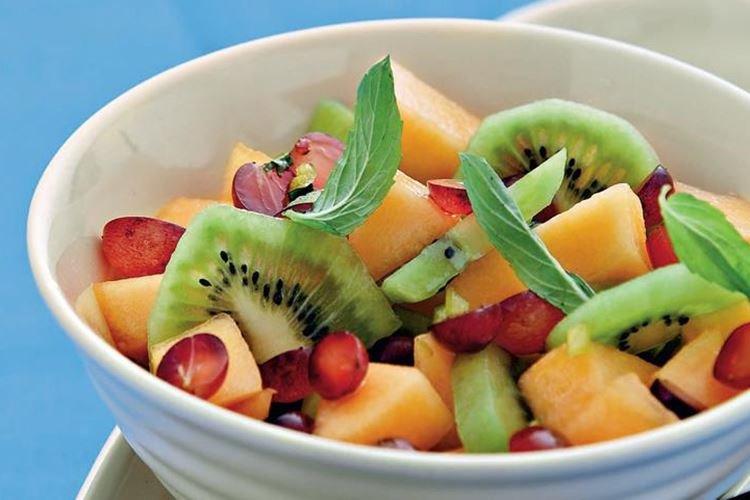 Ensalada de frutas con chile y jengibre