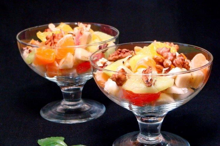 Ensalada de frutas con plátano y pasas