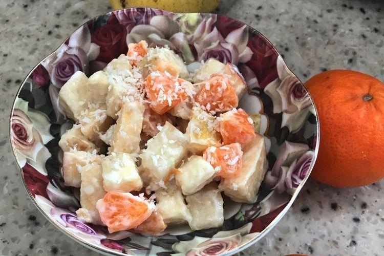 Ensalada de frutas con queso