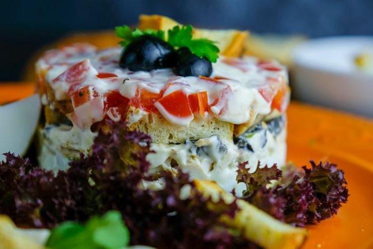 Ensalada de queso en capas