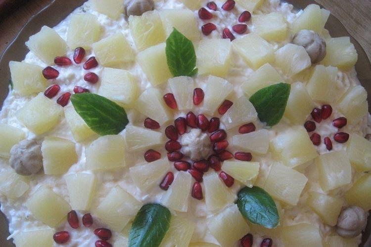 Ensalada con champiñones encurtidos y piña