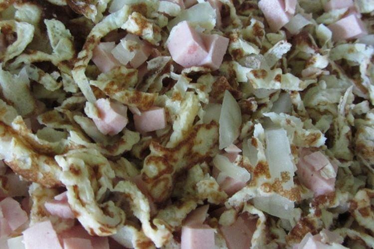Sausage and Egg Pancake Salad