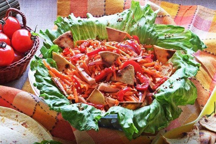 Sausage and Korean Carrot Salad