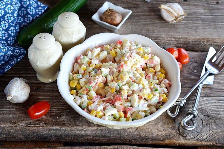 Теплый салат с коричневым рисом