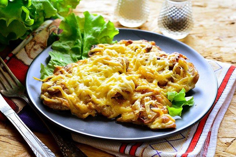 Hähnchenschnitzel in Nuss-Panade