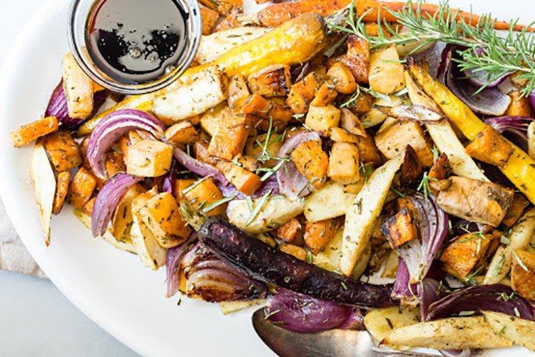 Salat mit gebratenem Sellerie