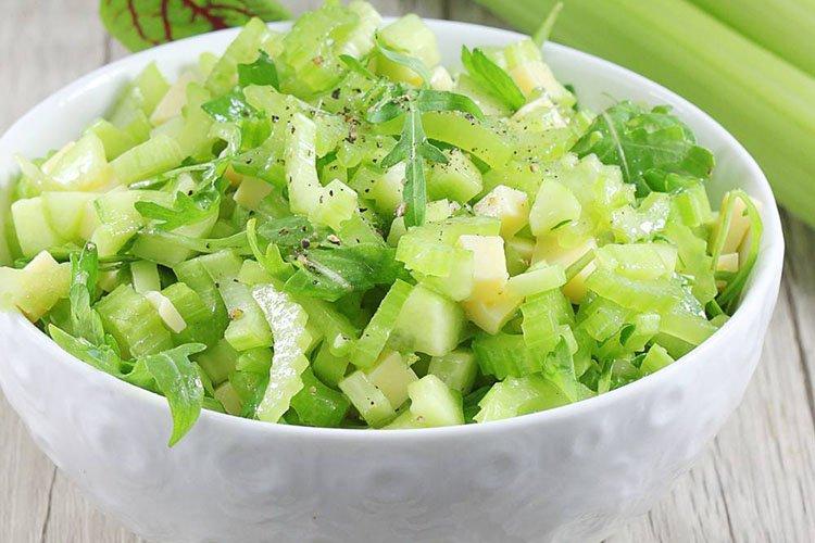 Kohlsalat mit Blattsellerie