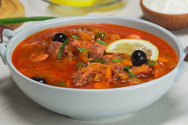 Solyanka de carne – receta clásica