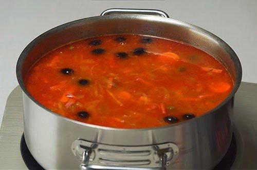 Solyanka de carne – receta clásica