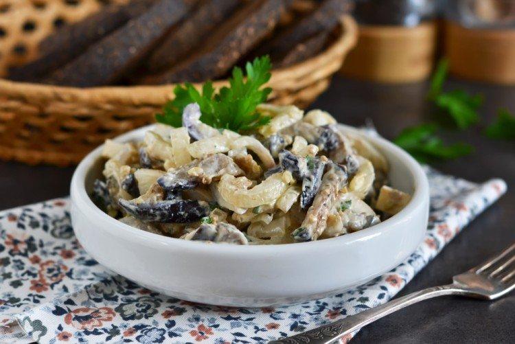 Baked Fish Salad with Mushrooms and Nuts