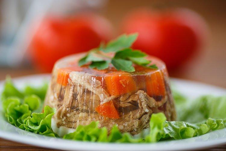 Aspic de filete de pavo y patas de cerdo