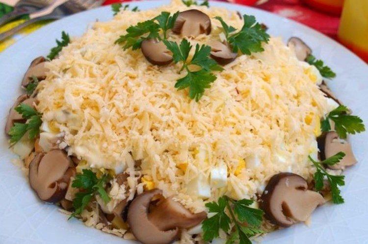 Ensalada de champiñones «Margarita»