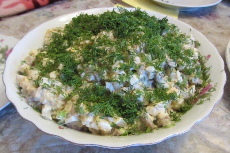Ensalada de champiñones fritos para la cena