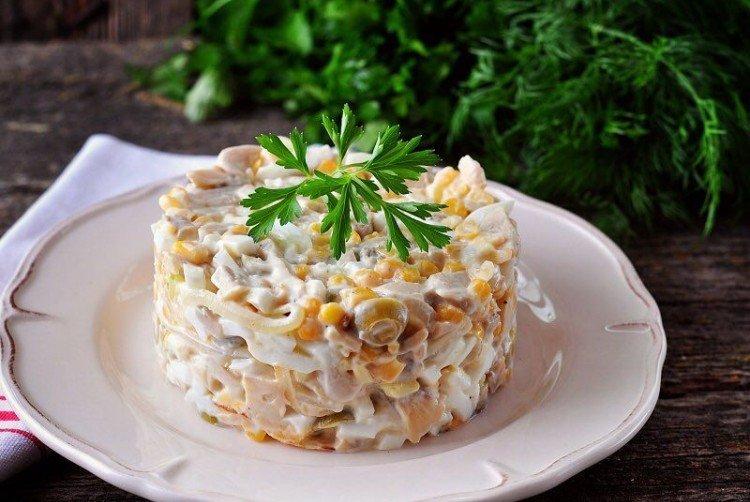 Ensalada de champiñones y maíz