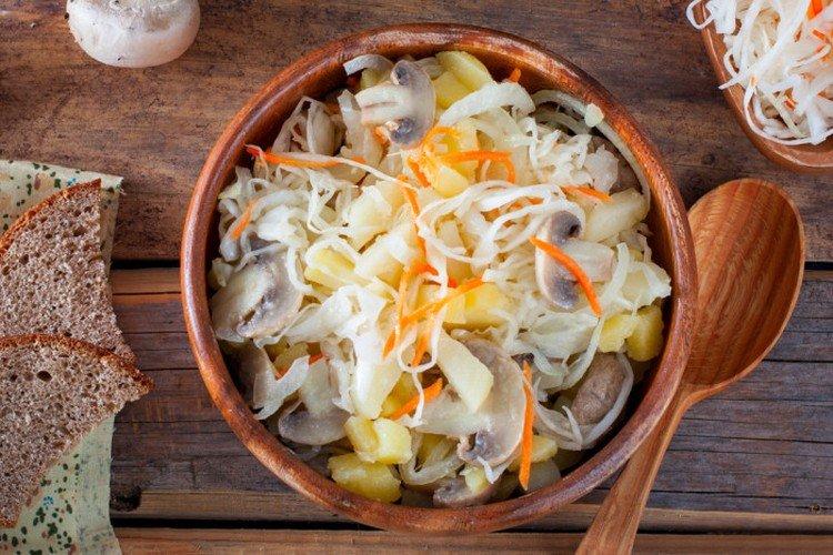 Ensalada de champiñones estilo rústico
