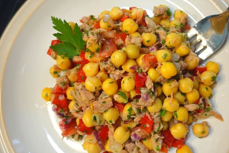 Tuna and Chickpea Salad