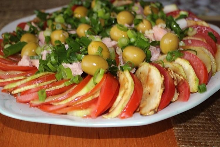 Tuna and Zucchini Salad