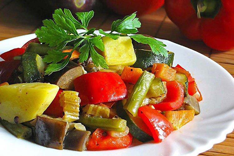 Vegetable Stew with Zucchini and Apples