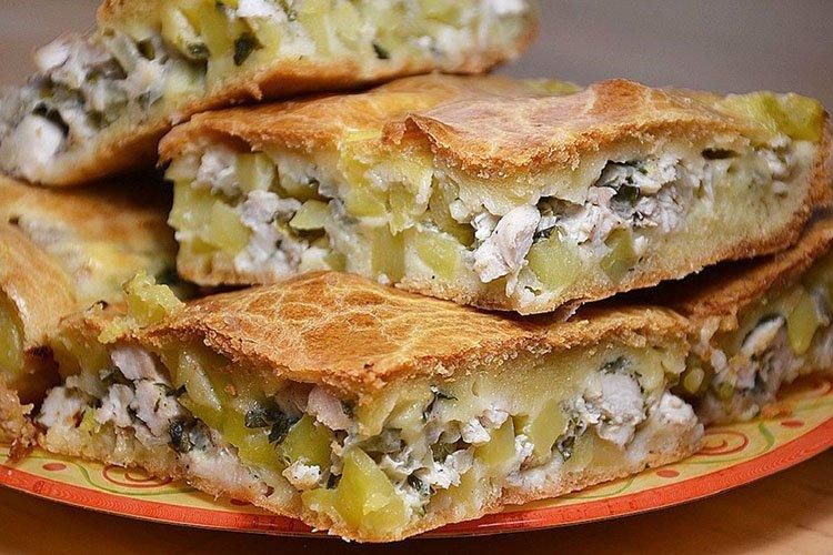 Puff Pastry Kurnik with Chicken and Potatoes