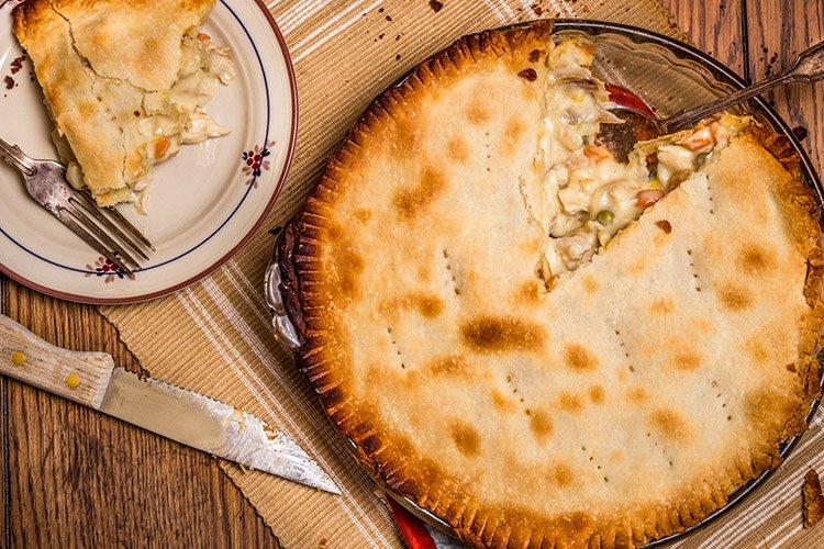 Yeast Kurnik with Chicken and Potatoes