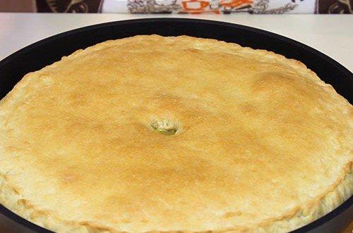 Kurnik with Chicken and Potatoes – Classic Recipe