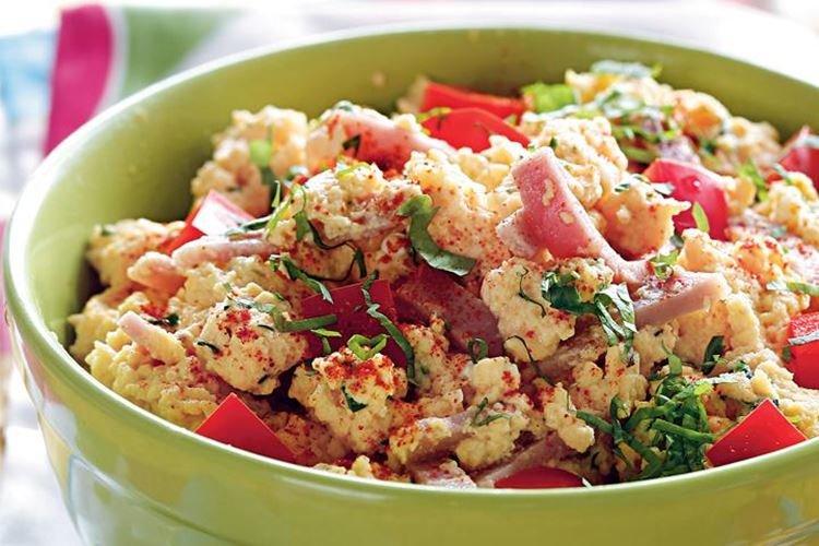 Scrambled Eggs with Paprika and Ham