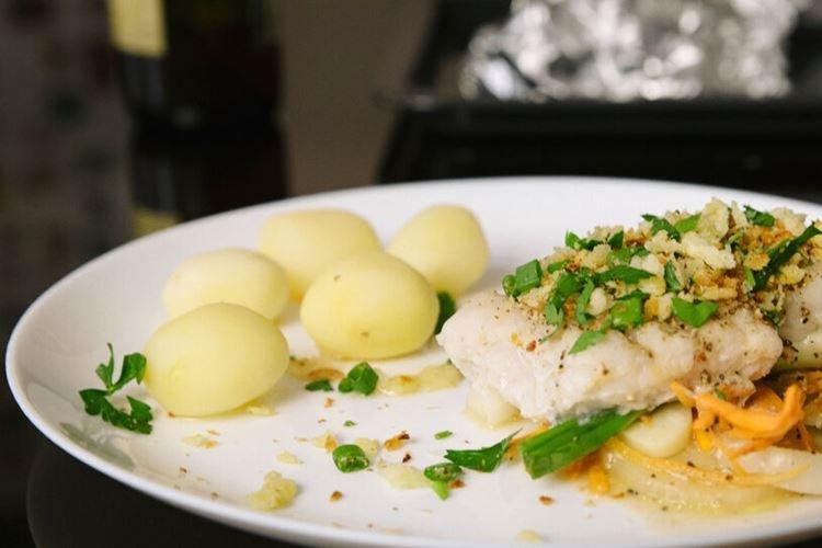 Pikeperch with Three Types of Onion
