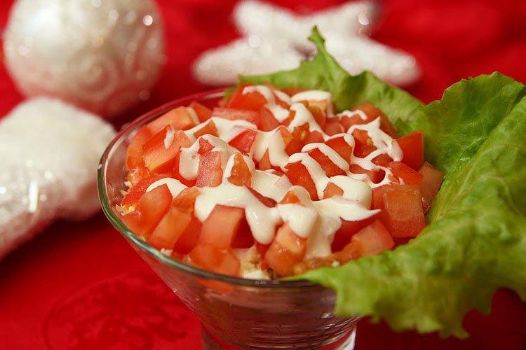 Vegetable Salad with Tomatoes and Garlic