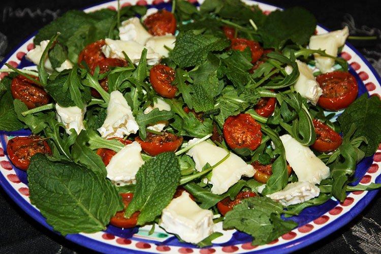 Sun-Dried Tomato and Basil Salad