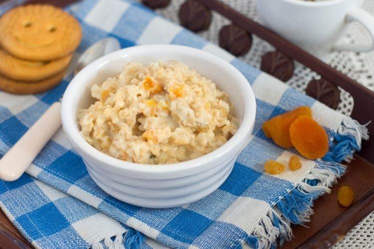 Gachas de avena con frutos secos