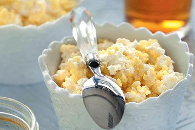 Gachas de mijo con queso cottage