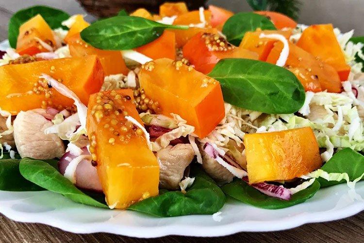 Ensalada de caqui y espinacas