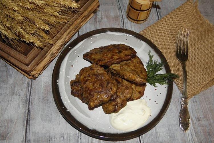 Chicken Liver Patties with Mayonnaise