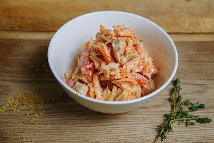 Salad with Chicken, Bell Pepper, and Korean Carrots