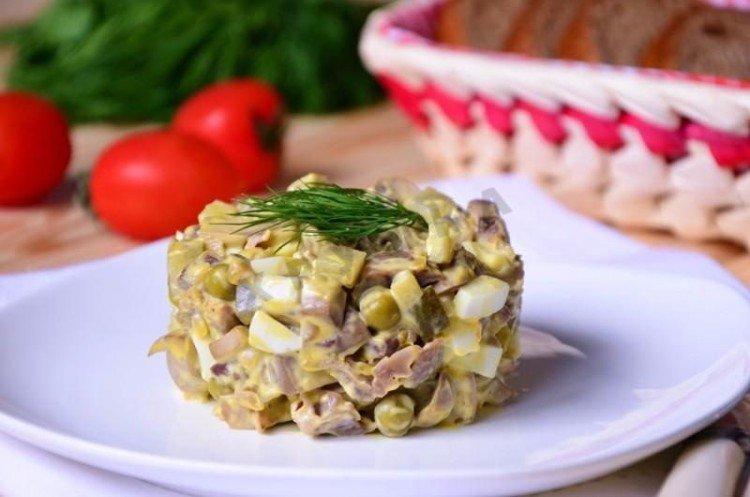 Salad with Chicken Gizzards and Mushrooms