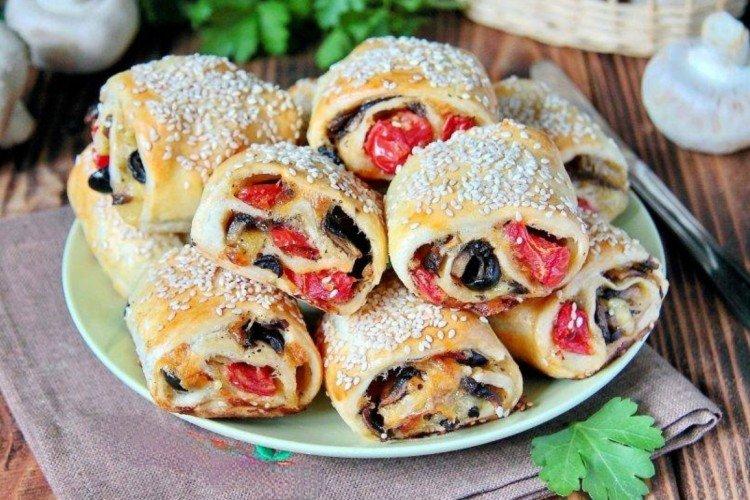 Puff Pastry Rolls with Mushrooms and Olives