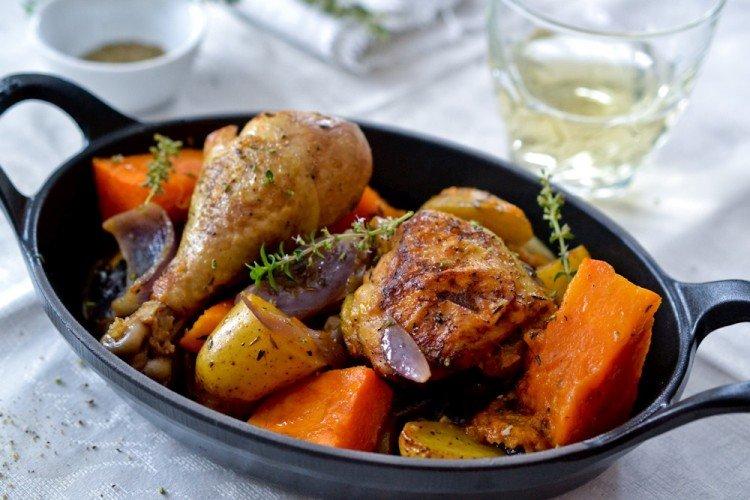 Pollo con patatas y calabaza al horno
