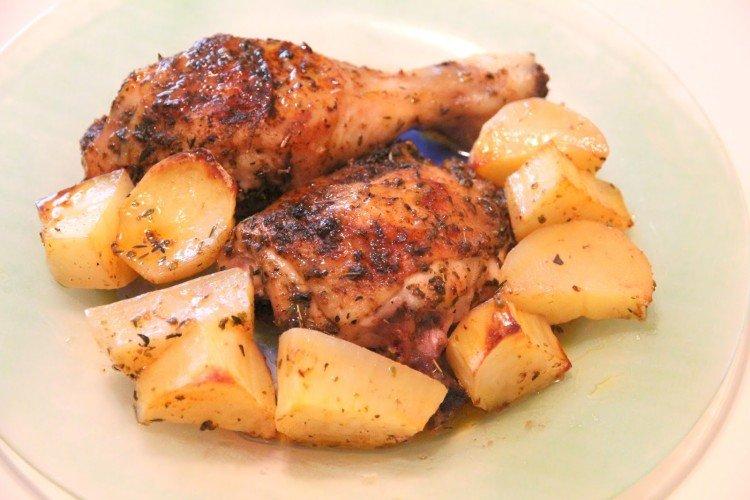 Muslos de pollo con patatas al horno