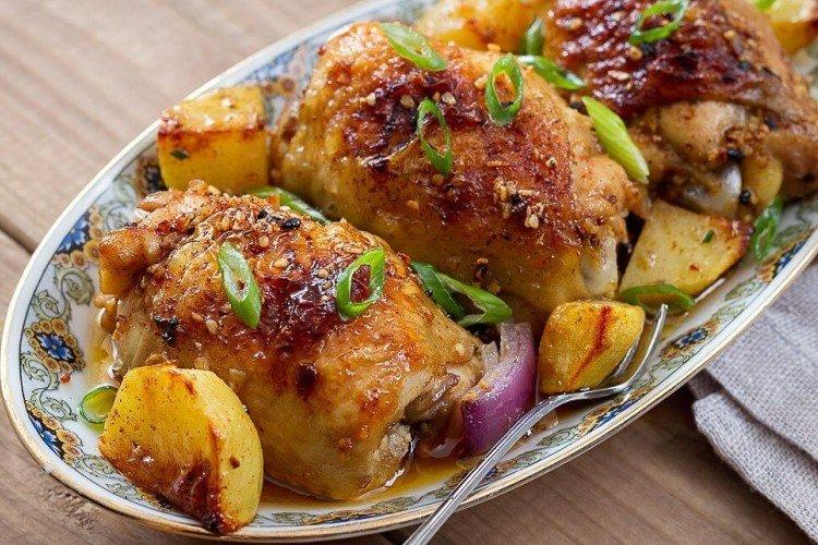 Pollo con patatas, pimiento y mostaza
