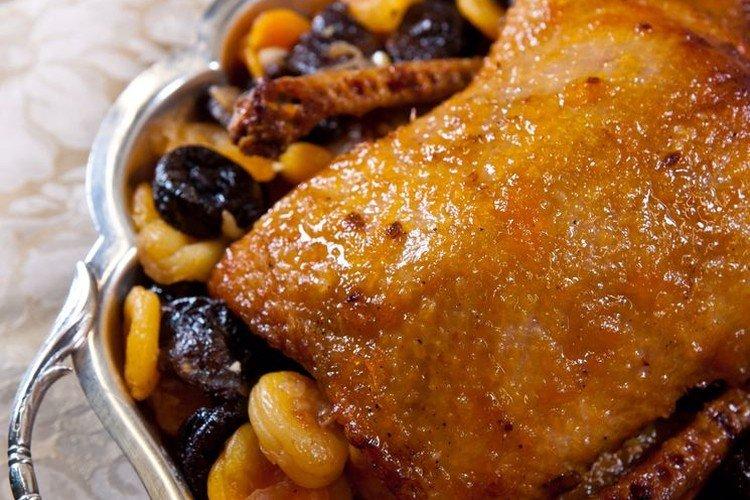 Oven-Baked Chicken with Dried Fruits