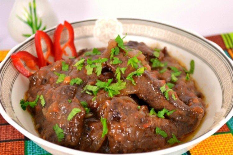 Pork Liver with Bell Pepper, Tomatoes, and Cheese