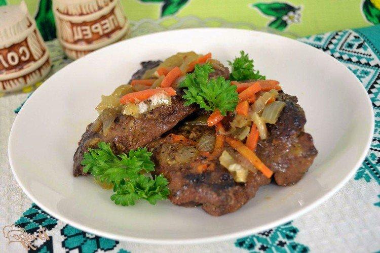 Pork Liver with Onion and Carrots